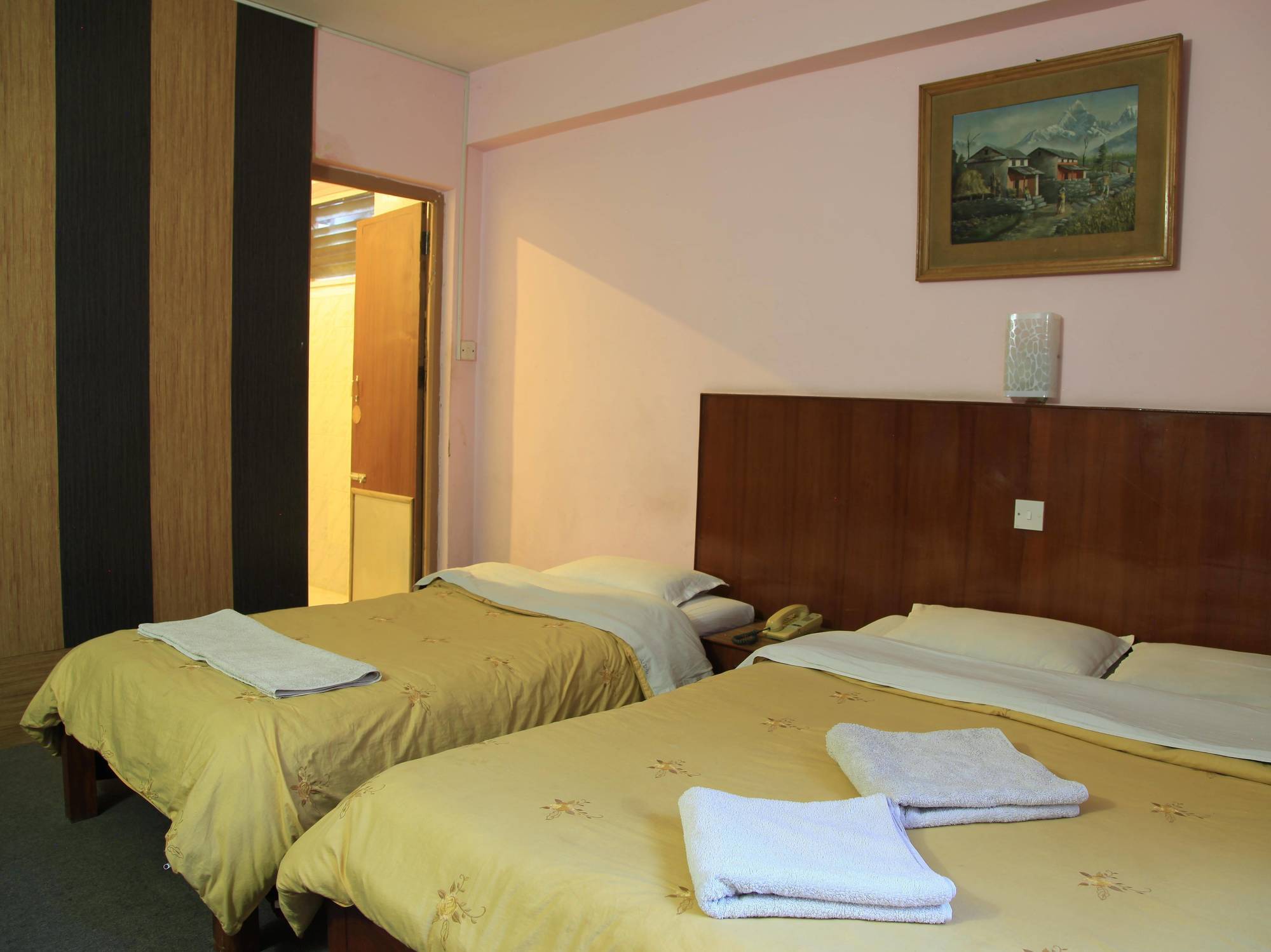 Tasi Dhargey Inn Катманду Екстериор снимка